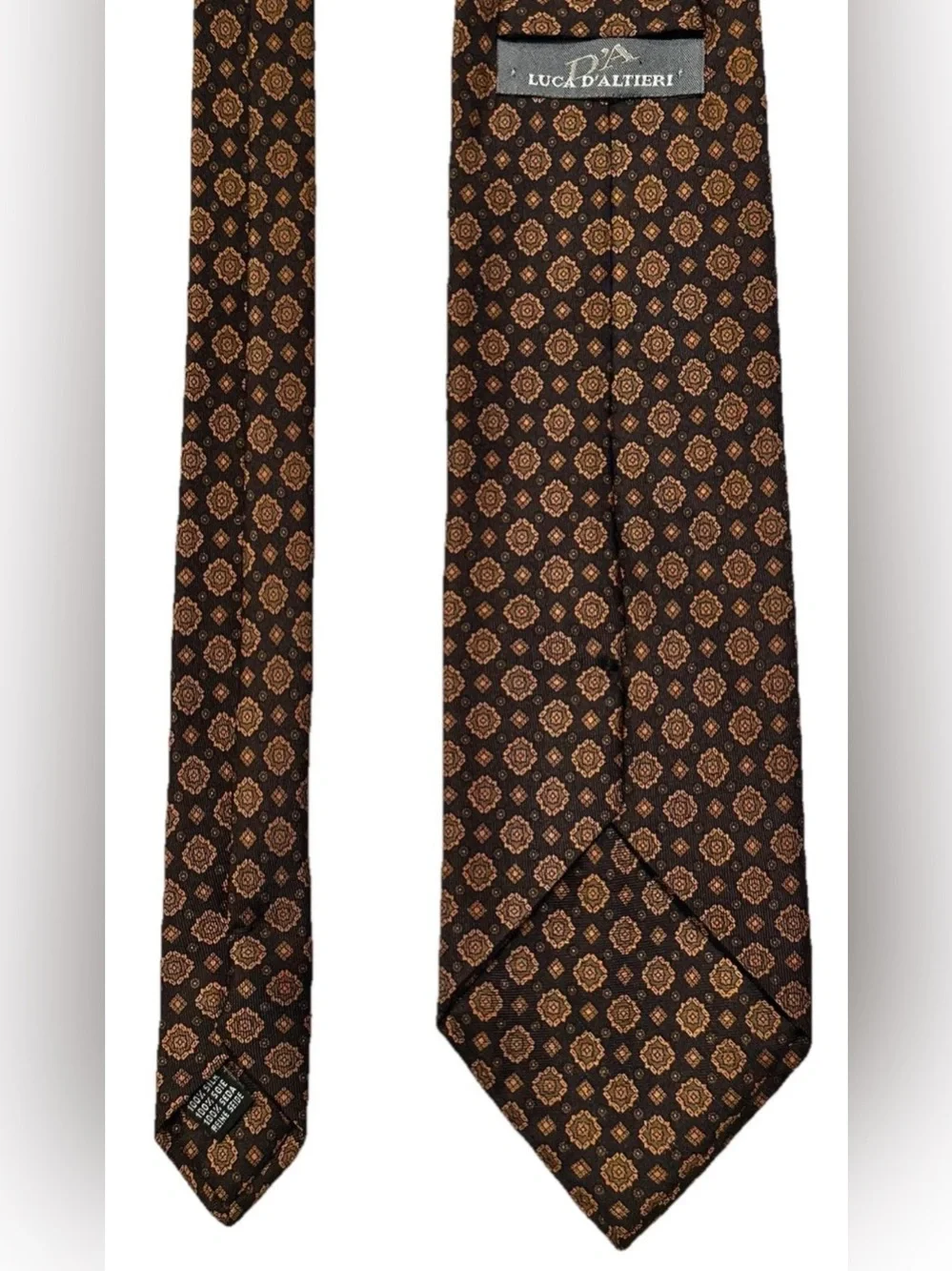$250 NEW LUCA D’ ALTIERI 7 FOLD MENS SILK TIE HANDMADE ITALY MEDALLIONS